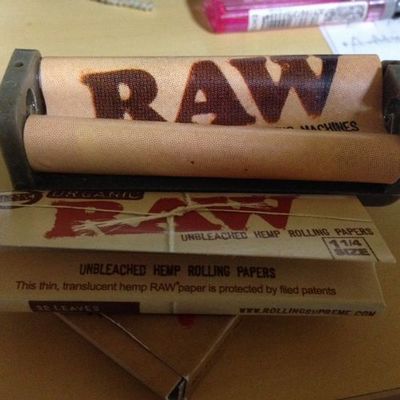 山梨手巻きタバコ販売店RAWローラーケース葉っぱ保湿グッズ取扱店.jpg