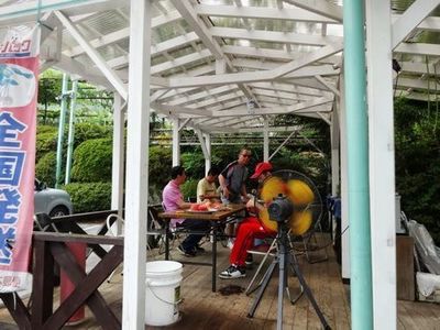 山梨笛吹市御坂町小雨天桃狩り食べ放題ができる楽しめる.jpg