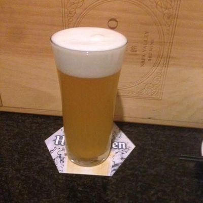 那覇市役所県庁周辺女性に人気のおすすめランチ昼飲み昼間からヒューガルデン.jpg